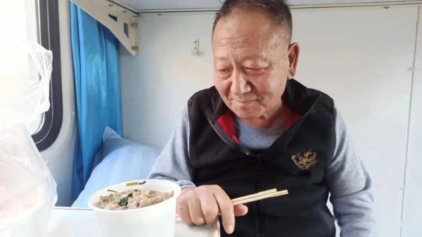 拾荒为生，昔日董事长流浪深圳街头，曾是千万富翁