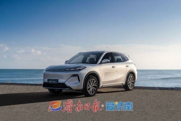 吉利银河星舰7来袭！A级电混SUV新选择，节能高效仅9.98万起售